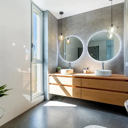 Dom wakacyjny Luxury Del Duque Renovated