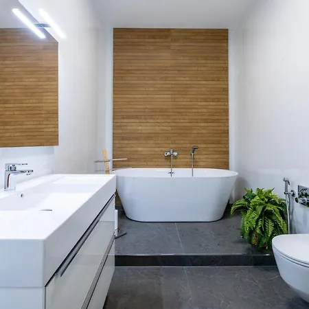 Luxury Del Duque Renovated *