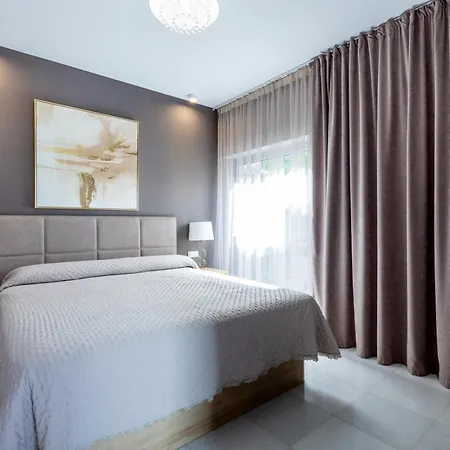 Luxury Del Duque Renovated בית נופש