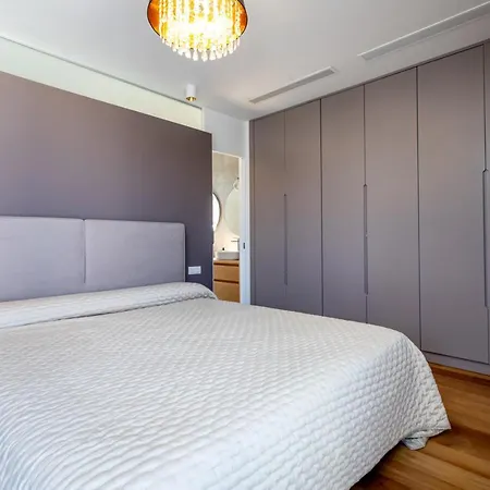 Luxury Del Duque Renovated