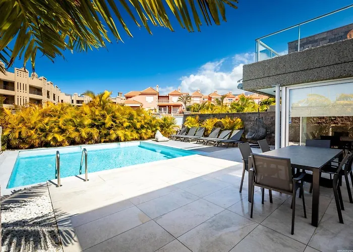 Luxury Del Duque Renovated Holiday home *