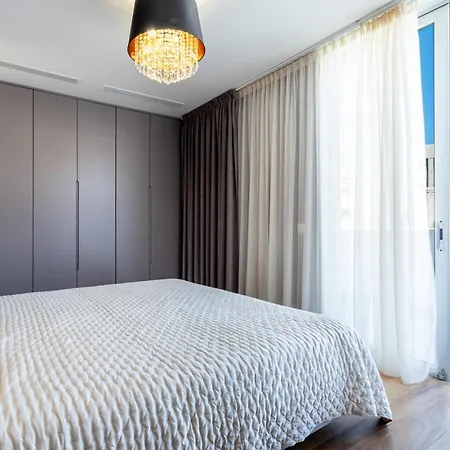 Luxury Del Duque Renovated *