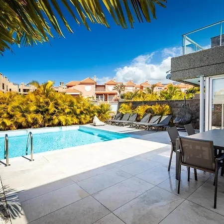 Luxury Del Duque Renovated Semesterbostad *